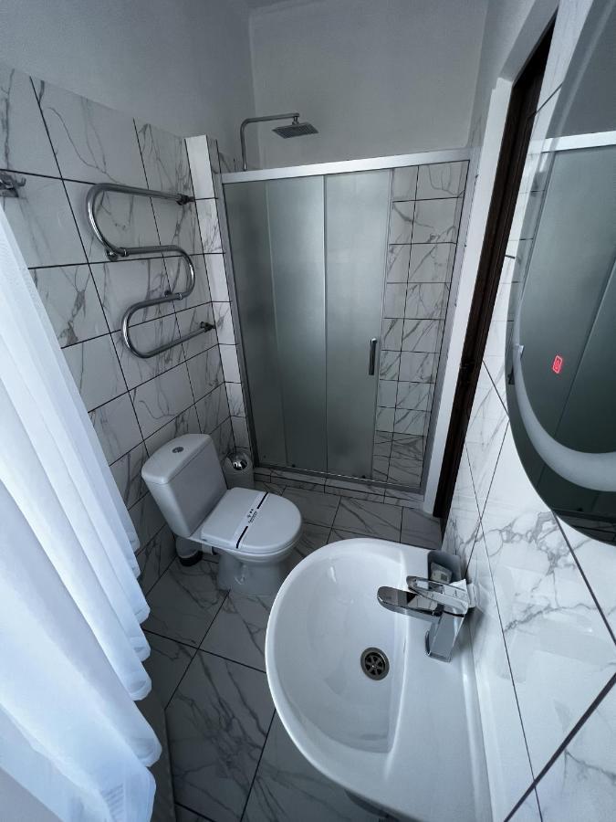 Zolotoy Fazan Hotel Николайев Екстериор снимка